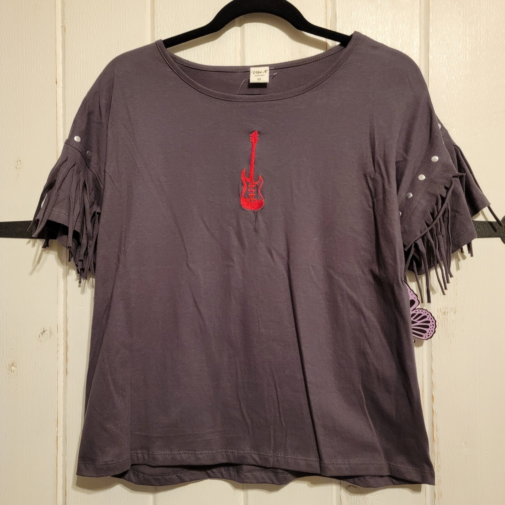 VibeN Womens Top Fringe Sleeve Gray Top Red Guitar Embroidery Size Medium